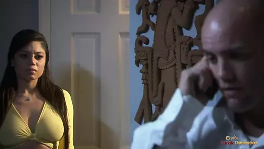 Kel adam ateşli kızı et direğiyle sikmeden önce amını yalıyor