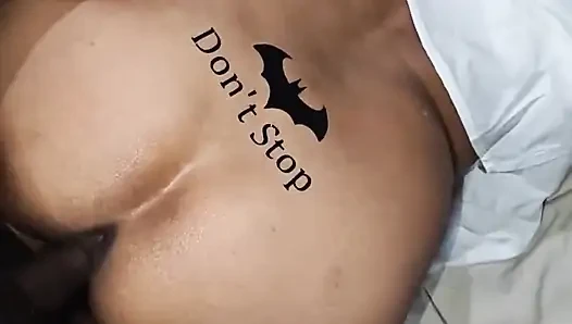 Hintli evli kadın domalarak sikişiyor