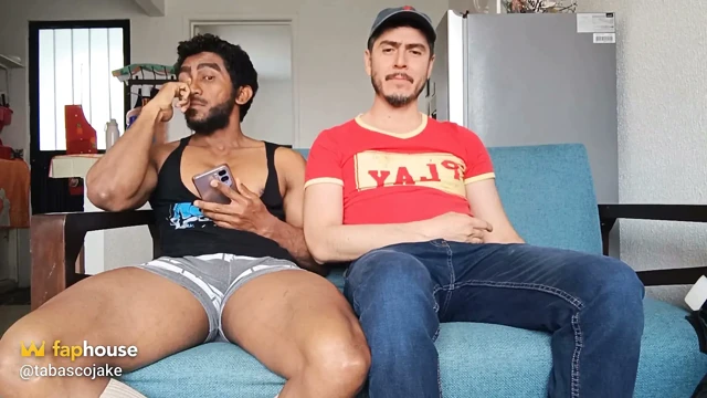 En Iyi Arkadaşlar Porno Izlerken Mastürbasyon Yapıyor