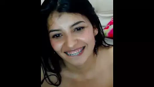 Ana Sayfa d20 - başka bir çok sevimli diş teli latin kız