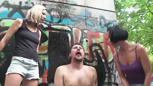 Brat kızlar aşağılamak köle joschi açık