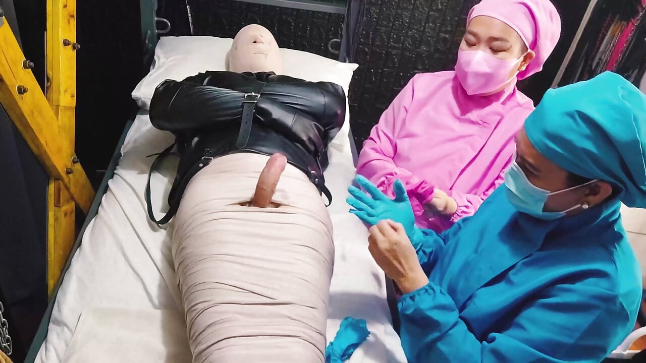 Mumyalanmış hasta parmaklıyor