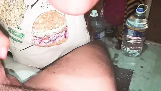 Eski erkek arkadaş geri geldi ve sakso çok iyi olduğu için seksi unutamayacağını söyledi