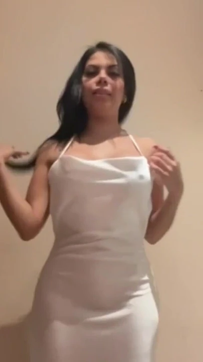 Sigara içen ateşli esmer Kesha Ortega seni ateşli striptiz yapıyor! | Klip 1