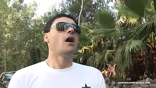 Baba latin twink antonio'yu prezervatifsiz sikiyor