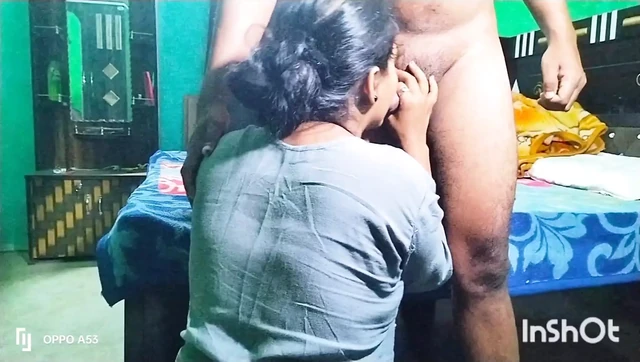 Mujhe padosan bhabhi ne ghar pe bhula ke chodai karwa