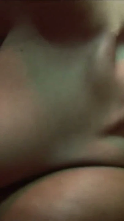 Hardcore porno video arasında kadın alma becerdin tarafından iki maskeli erkekler | Klip 1