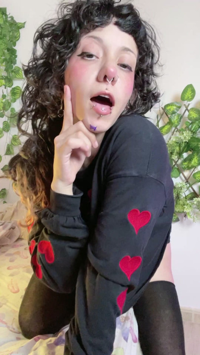 Küçük latin, büyük iştah, bu gece mahvolmaya hazır. 💦