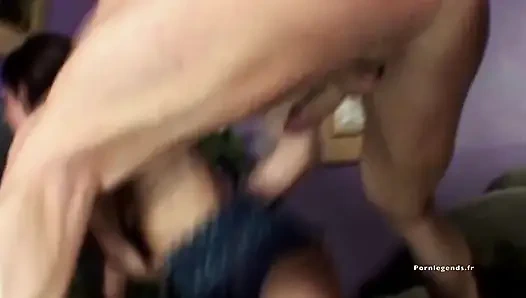 Sarah Jade Ve Gianna Michaels aynı anda bir yarak alıyor (4k)