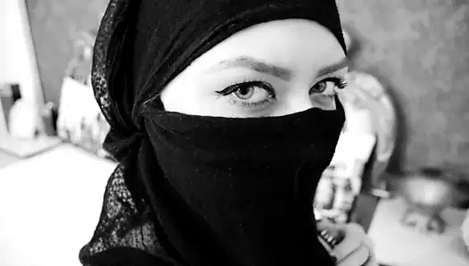 Hijabi tanrıça metresi