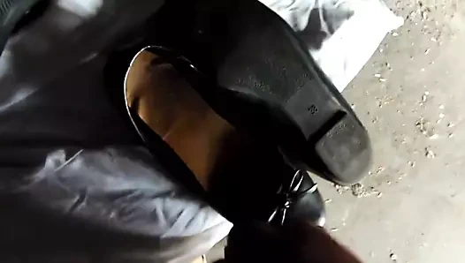 Cum üzerinde ayakkabı 3