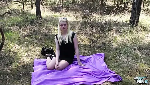 Büyük memeli hatun yarağımı sıkıyor - jaroslava