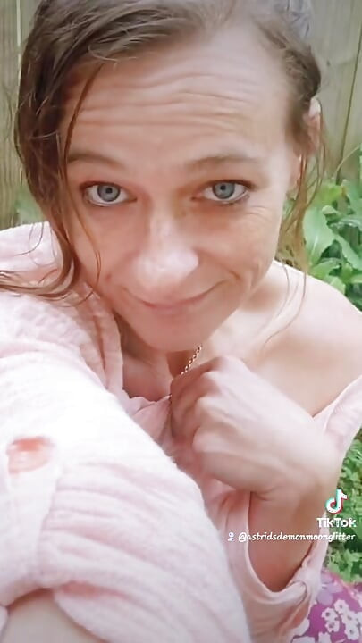 Xastridxmoonx videosu