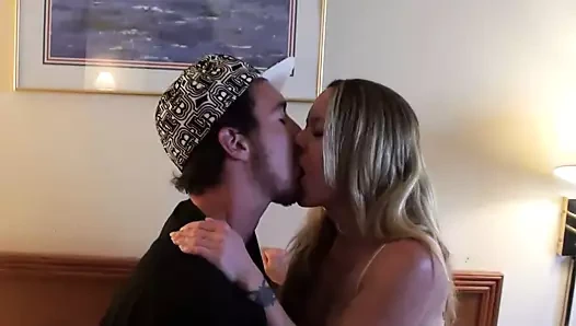 Sıcak milf sürmek büyük horoz!