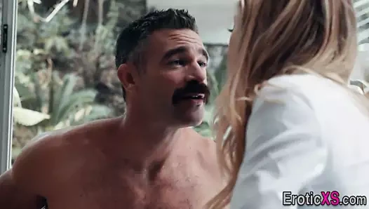 sarışın bebeğim alır oral ve sürmek