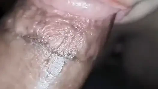 Hintli kadın sevgilisine ıslak sakso çekiyor amatör