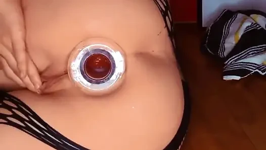 O net tünel tıkacıyla göt deliğimin içine yakın çekim veriyorum. Neden sonunda kendime biraz yumruk sokmadım