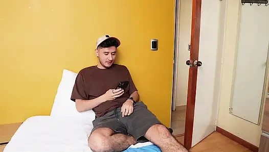 Üvey Kiz Kardeşimin Sikmiş Ve Islak Vajinasi Fark Edilme Riskini Alarak Dileğimi Gerçekleştiriyorum