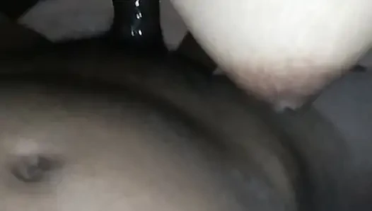 Asyalı dul komşusuyla aldatıyor