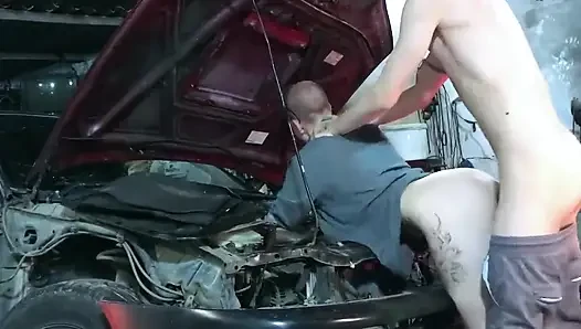 Seksi tamirci Vilu Vidish Toyota Ae101 ile sikiliyor