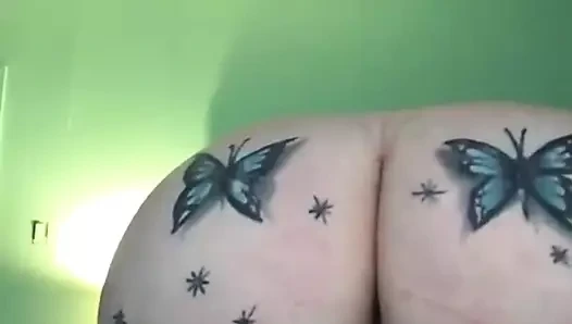 O bir transseksüel kız karantina sonrası tombul ve wanker