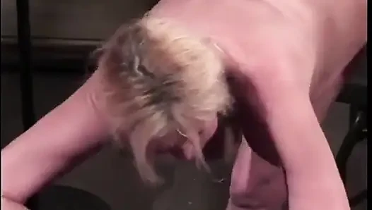 Olgun hatun amında dilinin tadını çıkarıyor