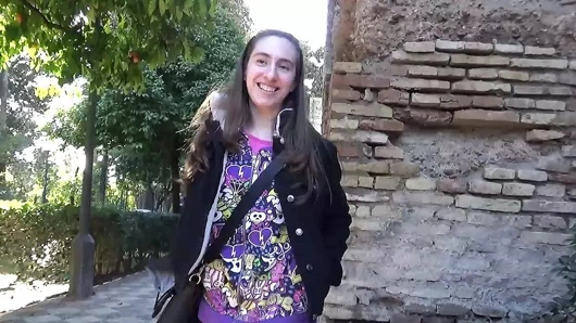 Küçük memeli bakire ilk kez 18 yaşında sikiliyor