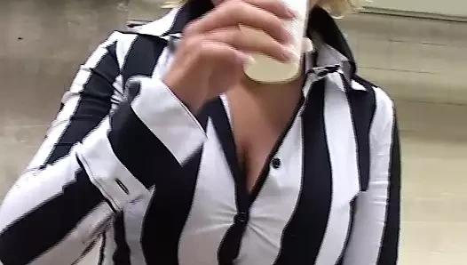 Büyük titted Alman sürtük gets ona şaşırtıcı yuvarlak göt püskürtülür ile boşalmak