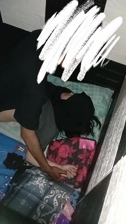 O prazer da minha buceta estreita e pele branca da minha mulher asiática | Clipe 1