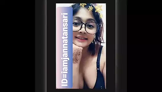 güzel hintli kız gösteren göğüsler