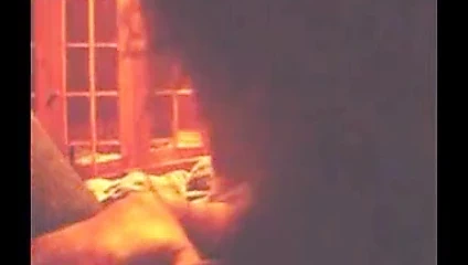 Benim beyaz sürtük, konuşamıyor çünkü o esiyor