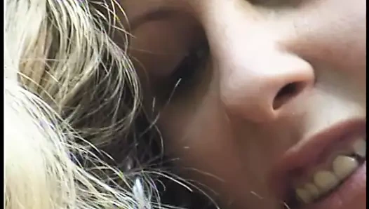 yaramaz fahişe alır onu KEDİ ve göt parmaklı süre üzerinde onu diz