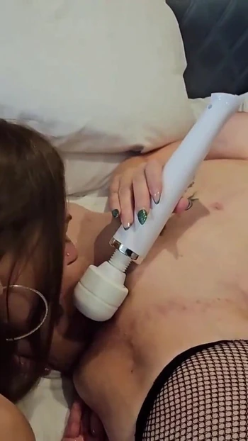 Знаковый момент из "Не говори моему мужу, что я трахнул мою падчерицу"