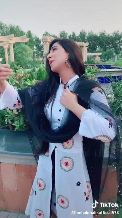 Urduca Mehak malik seks