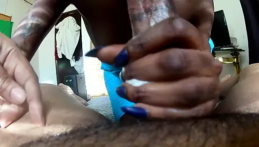 Üvey kardeş harika bir oral seks ile küçük kardeşim uyanır