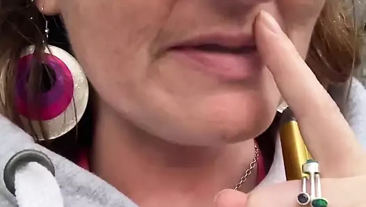 Harika, doğaçlama bir gecede işeniyor