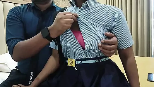 Tusion techer ne hotel me lekar kolejli kız ko ache se choda