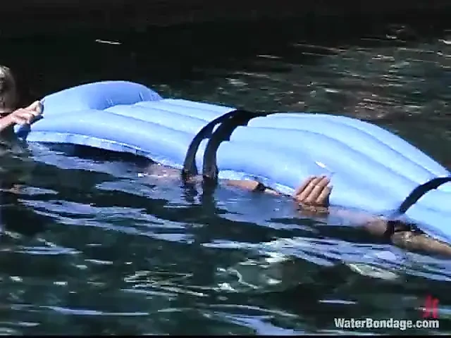 Dragonlily ve Audrey Leigh