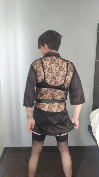 Kryztina bekaret kemeriyle azdırıyor