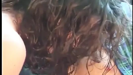 Azgın hatun seksi deri kanepede güzel sert sikişin tadını çıkarıyor