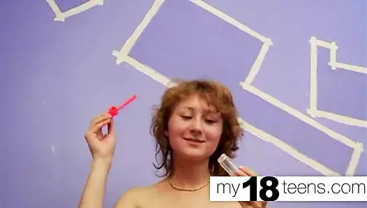 My18teens - kızıl saçlı sürtük sıkı kedi ve kadın mastürbasyon