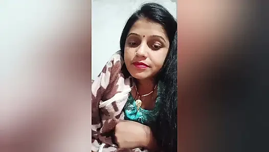 Öğretmen sevimli bakire öğrencisini baştan çıkardı. Hintli bakire liseli kız ilk kez (sınıf) öğretmenle seks yapıyor