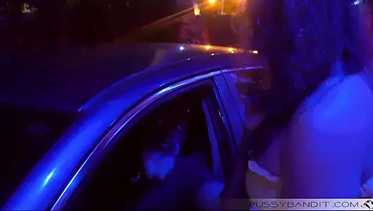 İşlemi tamamlamak için boşalmaya ihtiyaç var