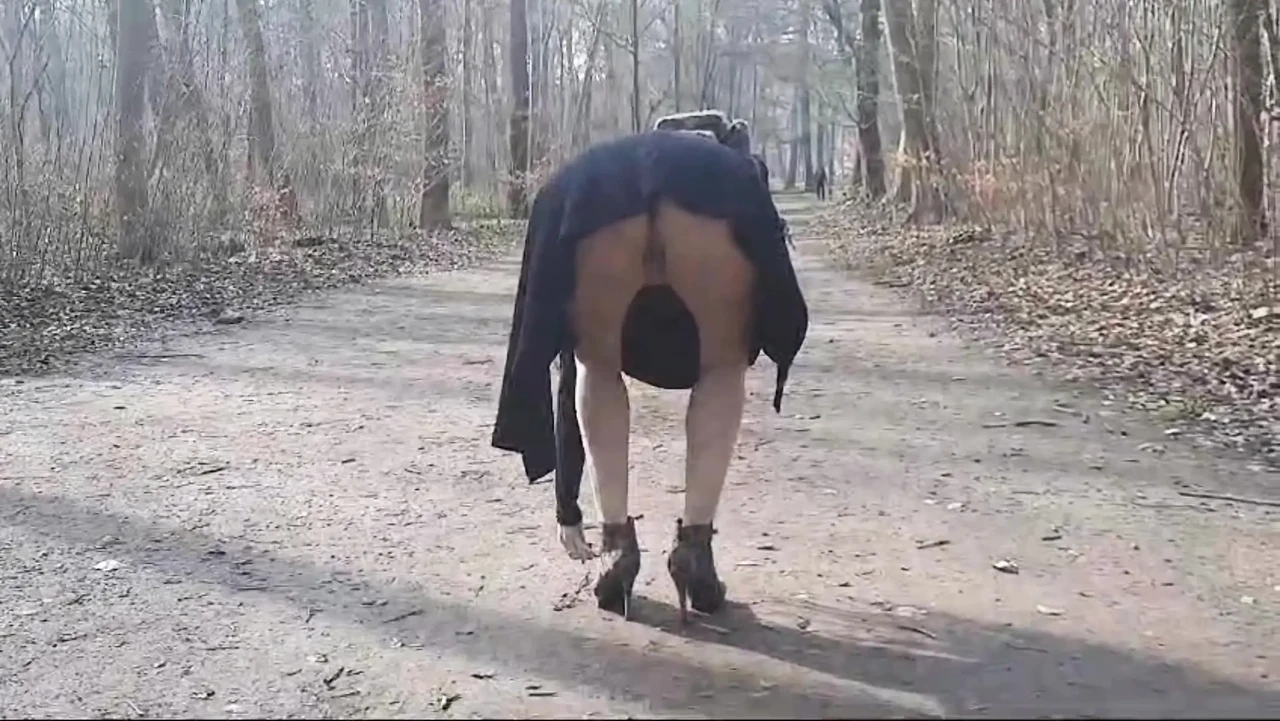 Trending Frivolous Milf Walk In Hanover German (Uncut) - Toronto Special