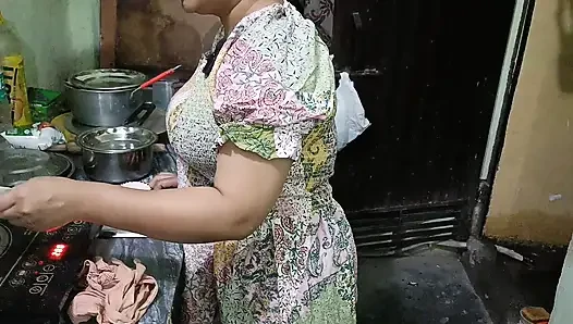 Ghar mein akeli üvey kız kardeş ko jija ne choda