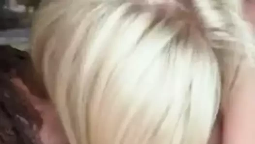 Sarışın minibüste zenci aygırın üstüne çıkıyor