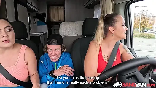 Bangvan - minivan sürücüsü Jennifer Mendez kayıp yürüyüşçüleri kurtarıyor ve bunun için ödüllendiriliyor!