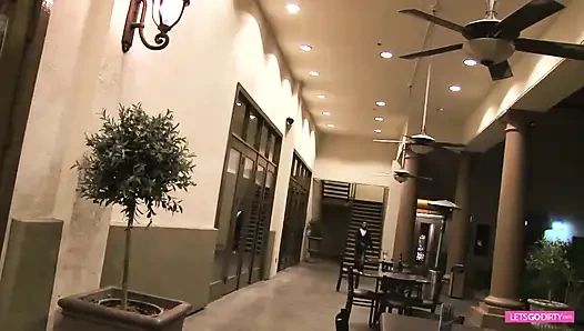 Tombul kadın ve siyah arkadaşı eğleniyor