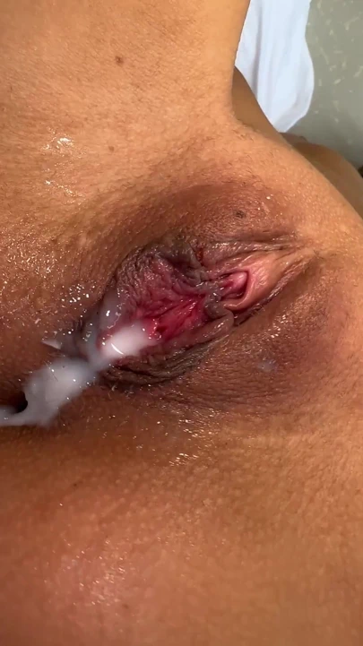 "Üvey erkek kardeş amımı yalamak istemedi" den çarpıcı an