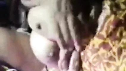 desi yenge göğüsler sıkılmış tarafından koca